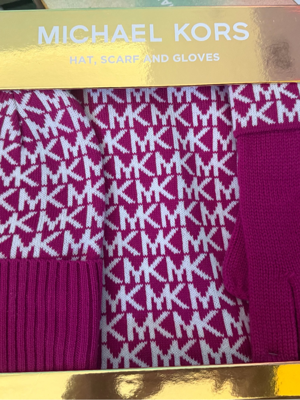 Women’s accessories